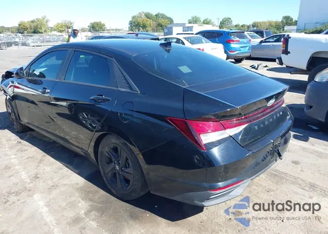 2021 Hyundai Elantra Sel z USA, uszkodzony, nr VIN KMHLM4AG7MU125222